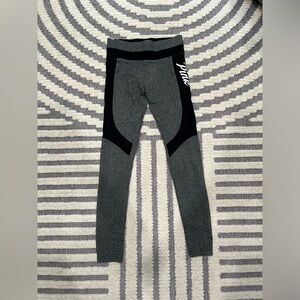Pink Victoria’s Secret‎ yogo leggings